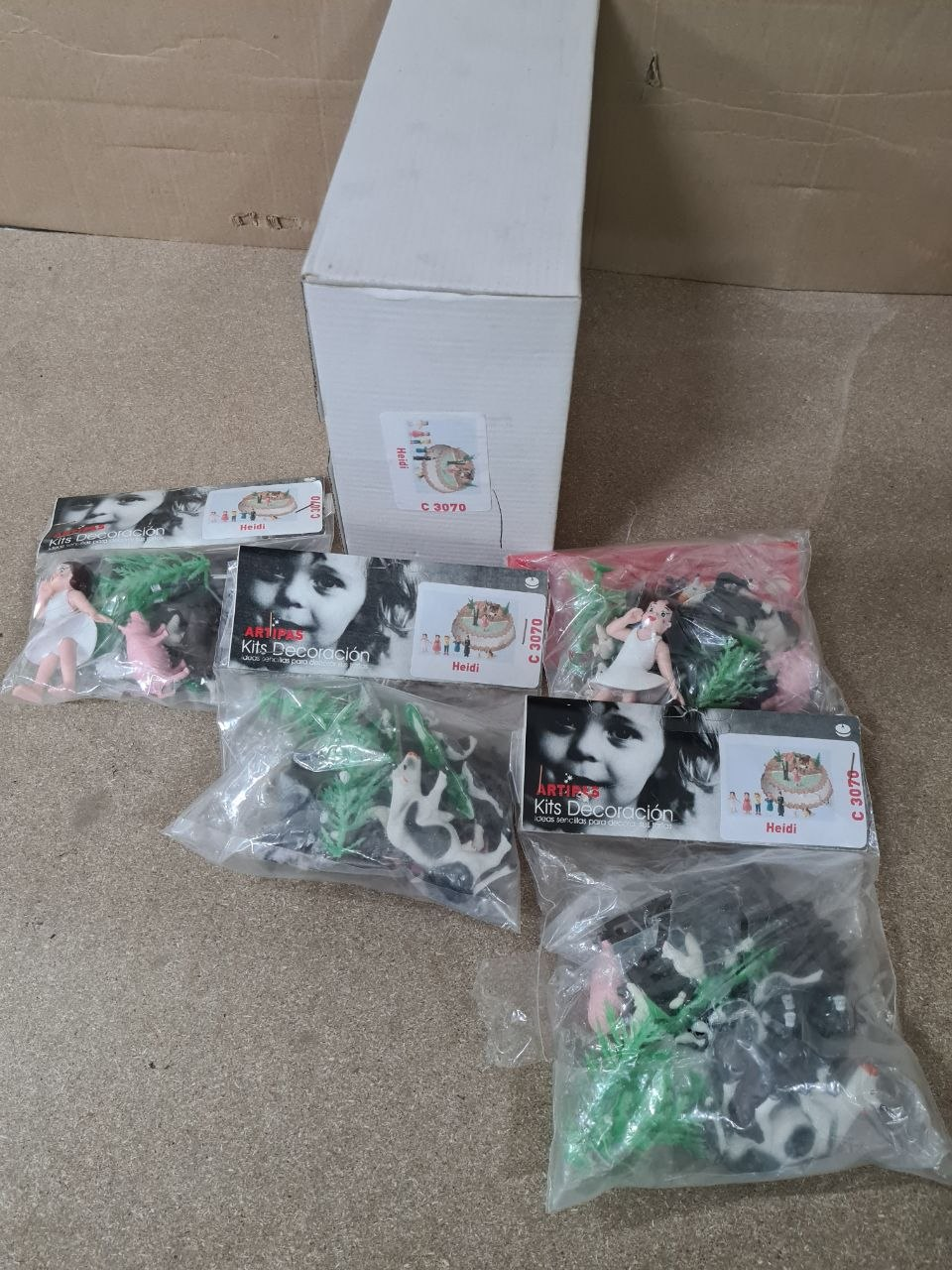Kit REF C3070 Heidi Granja C/ 6 Ud · 6 unidades · Artipas