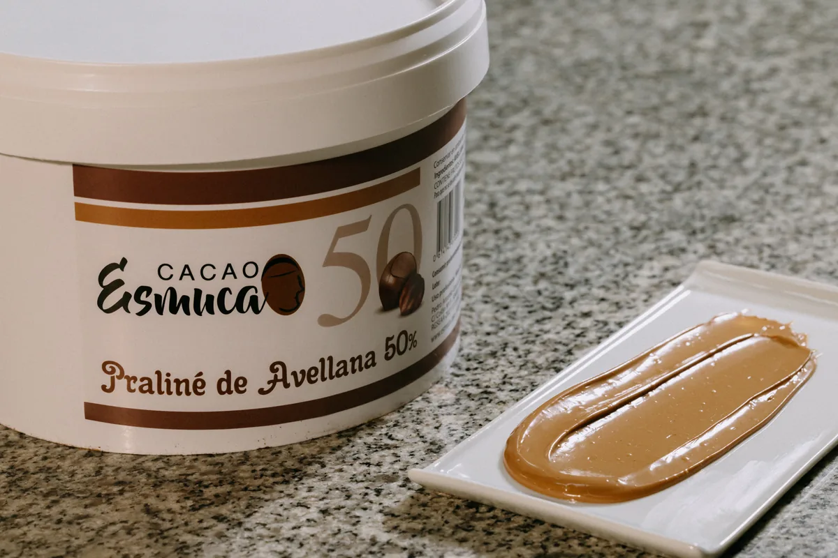 Praliné de Avellana 50 % Esmuca · cubo de 5 kg · 5 unidades